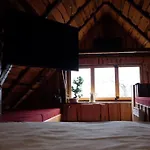 Počitniška hiša Wooden Nest *