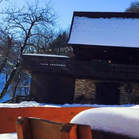 Wooden Nest Počitniška hiša *